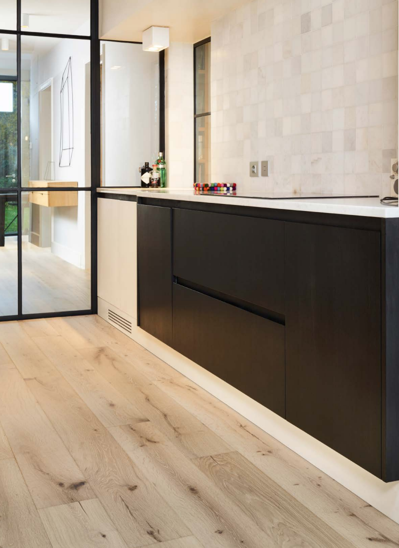 Rechte planken - L020234-Interieur-Design-Parketloods-houten-vloer-geborsteld-olie-wit-jpg.